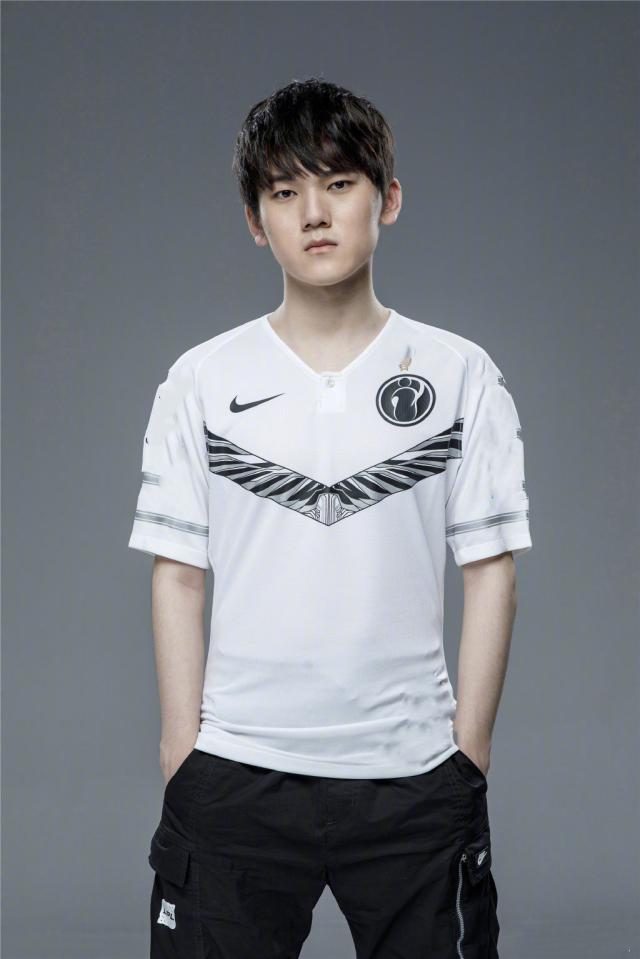 希然分享动容时刻 WE官方回复：粉丝的力量推动我们走到了淘汰赛